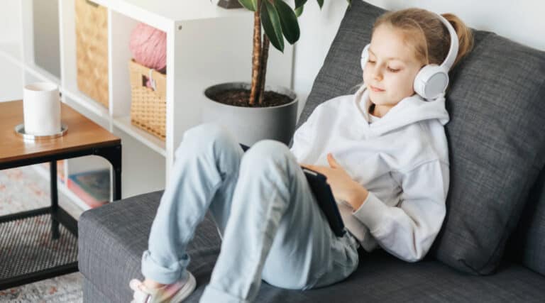 Discover 9 Incredible Benefits of Audiobooks in the Classroom
